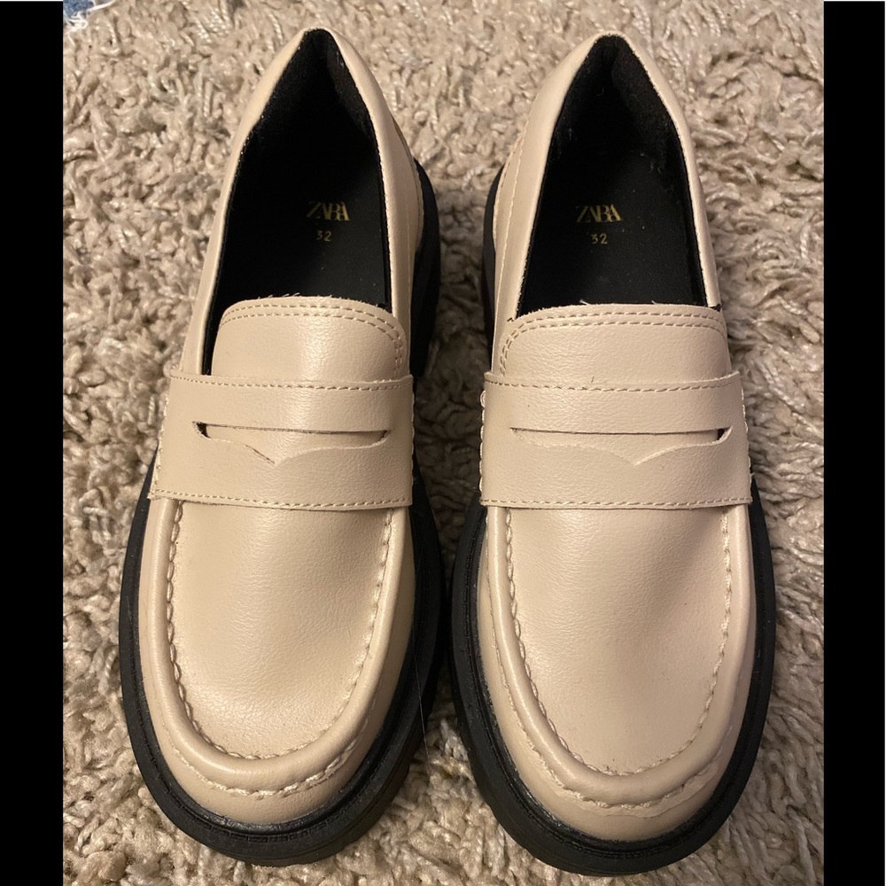 Zara Loafers NWOT size 32 equivalent to a size 1 shoe